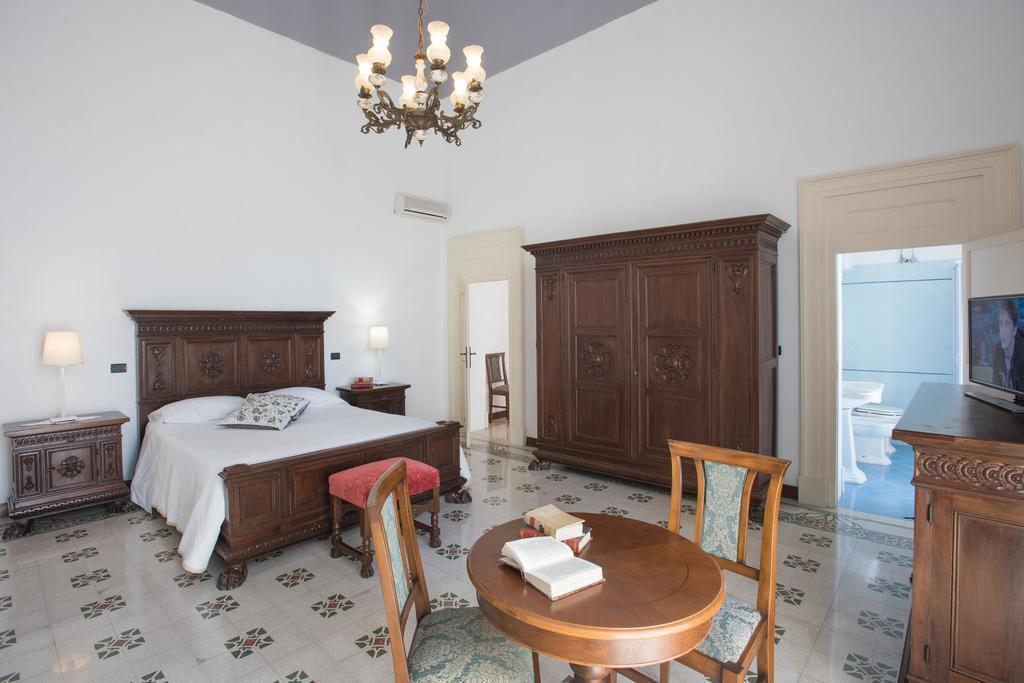 Palazzo Scarciglia - Dimora D'Epoca Bed and Breakfast Minervino di Lecce Esterno foto