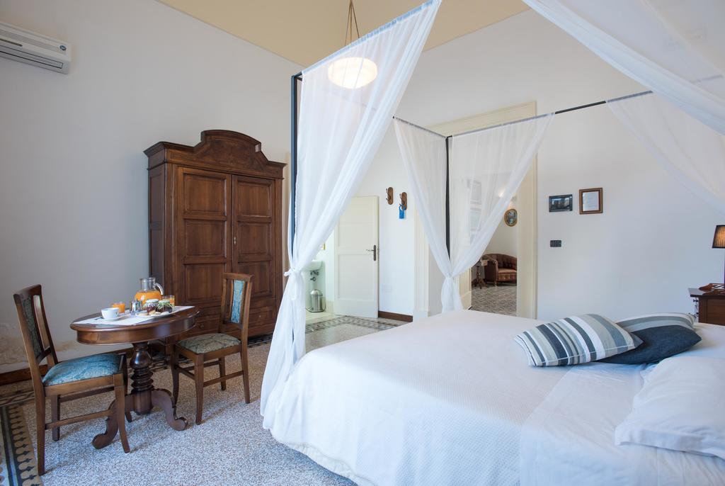 Palazzo Scarciglia - Dimora D'Epoca Bed and Breakfast Minervino di Lecce Esterno foto