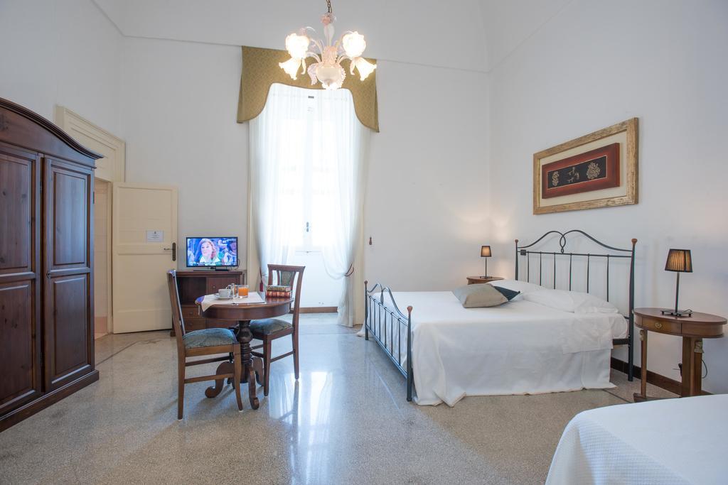 Palazzo Scarciglia - Dimora D'Epoca Bed and Breakfast Minervino di Lecce Camera foto