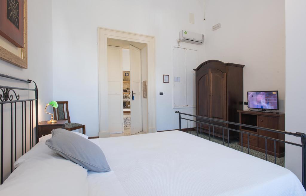 Palazzo Scarciglia - Dimora D'Epoca Bed and Breakfast Minervino di Lecce Camera foto