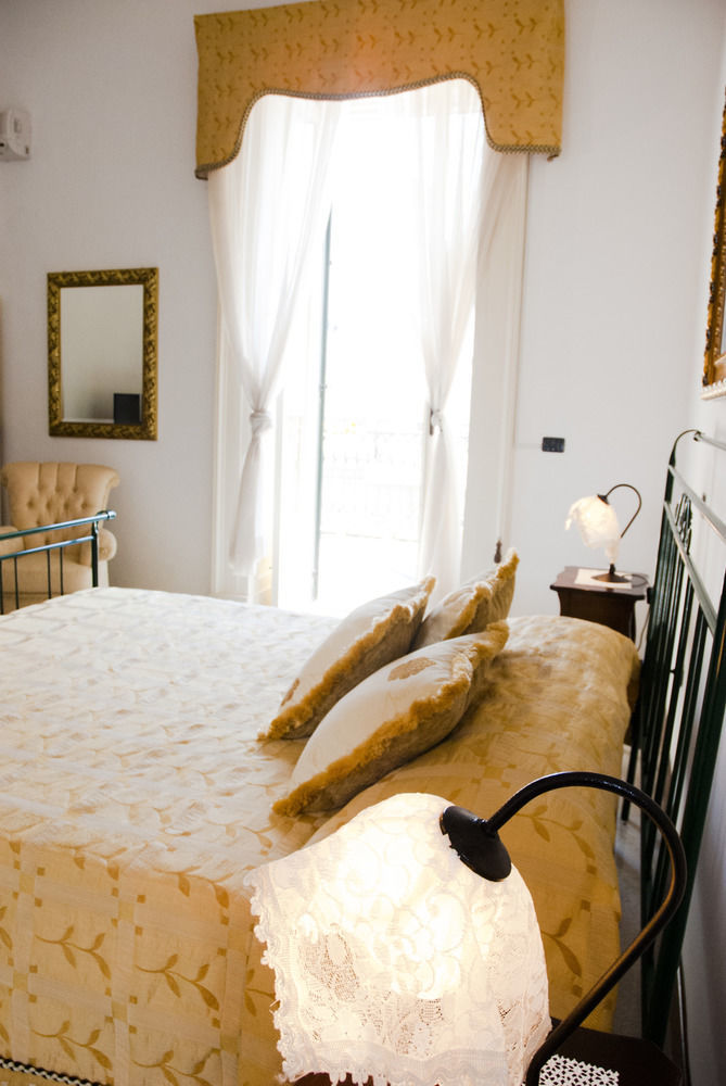 Palazzo Scarciglia - Dimora D'Epoca Bed and Breakfast Minervino di Lecce Esterno foto