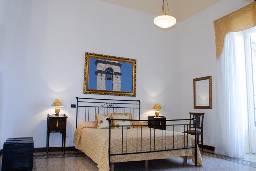 Palazzo Scarciglia - Dimora D'Epoca Bed and Breakfast Minervino di Lecce Esterno foto